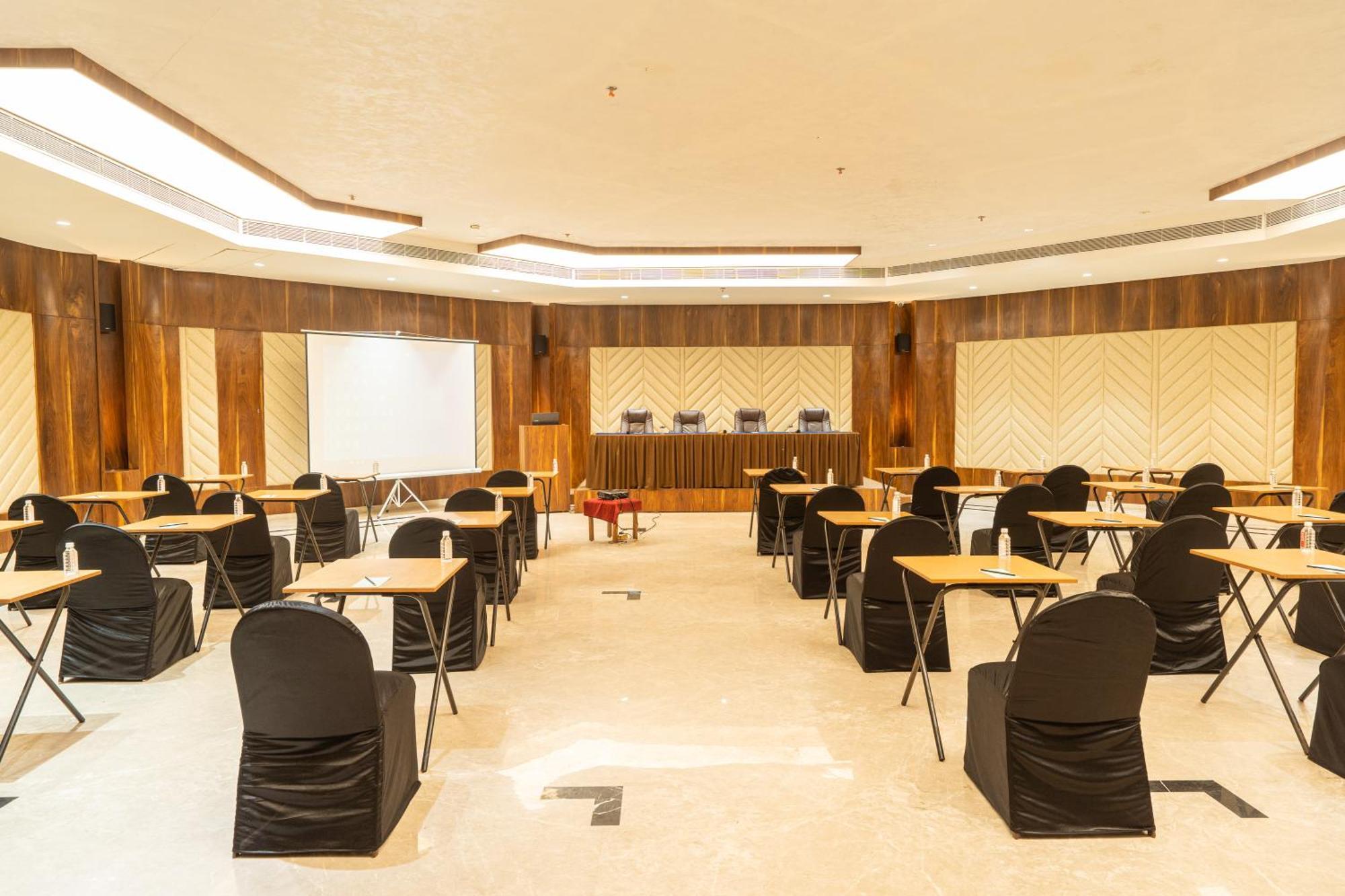 Hotel Mayura Rāipur Zewnętrze zdjęcie