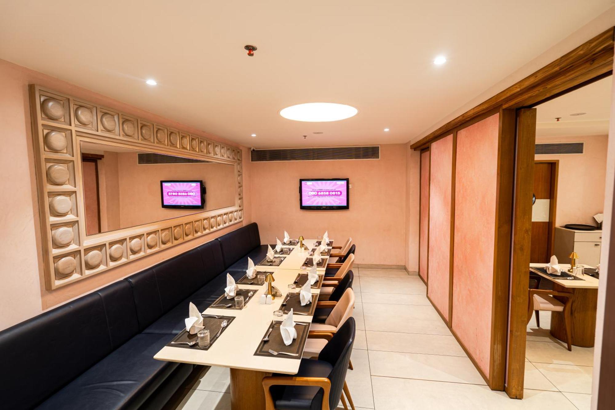 Hotel Mayura Rāipur Zewnętrze zdjęcie