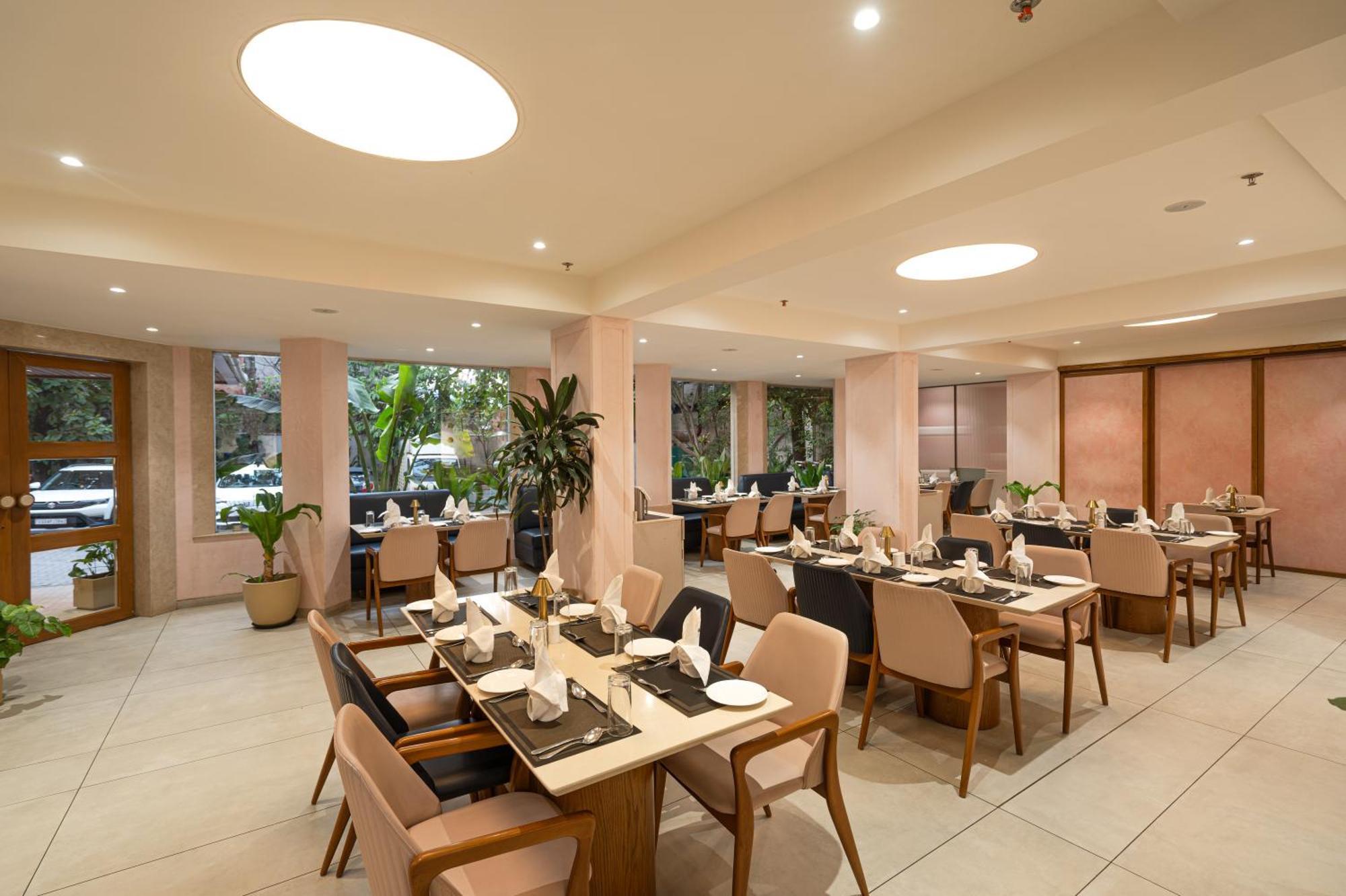 Hotel Mayura Rāipur Zewnętrze zdjęcie