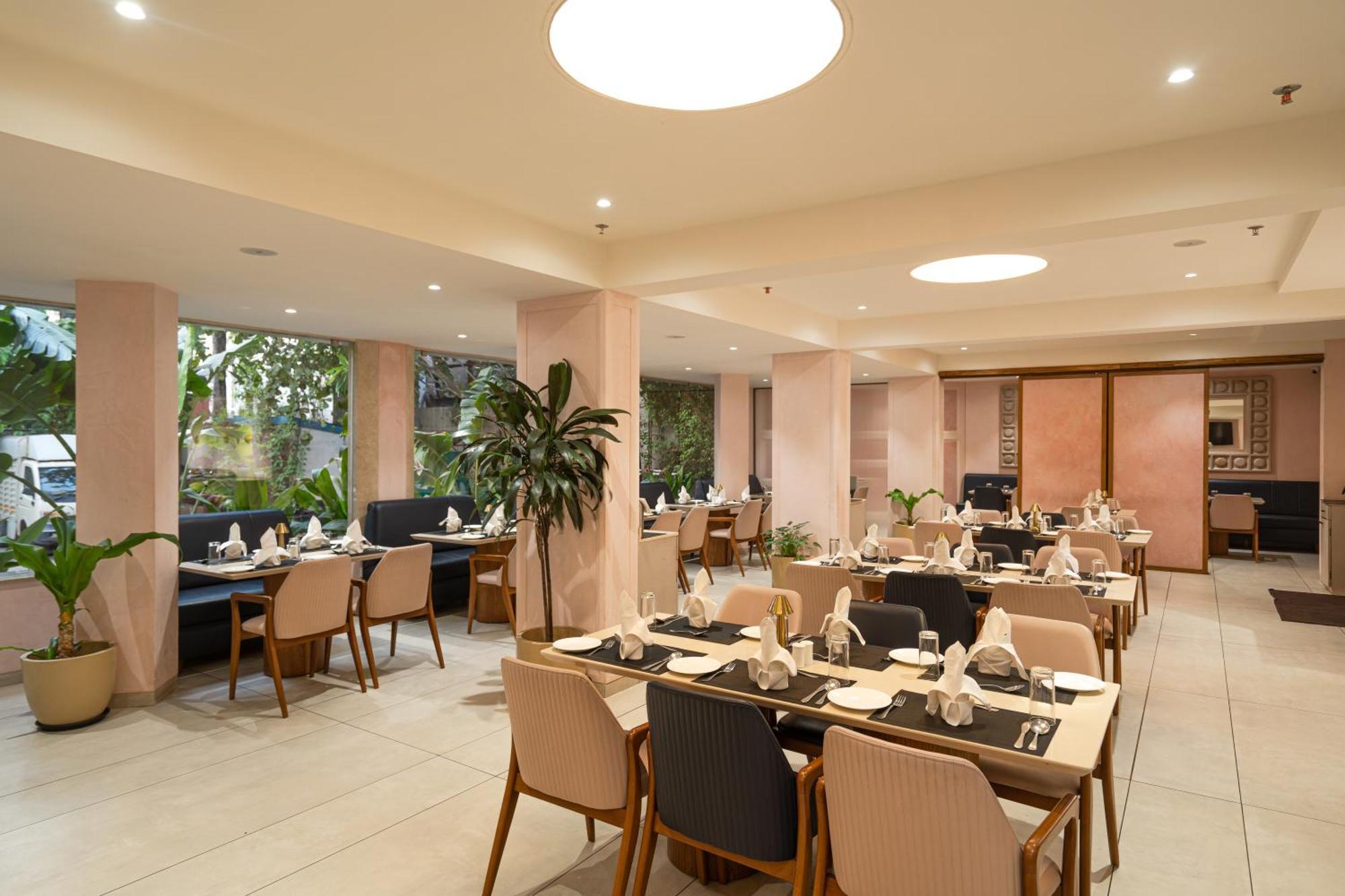 Hotel Mayura Rāipur Zewnętrze zdjęcie