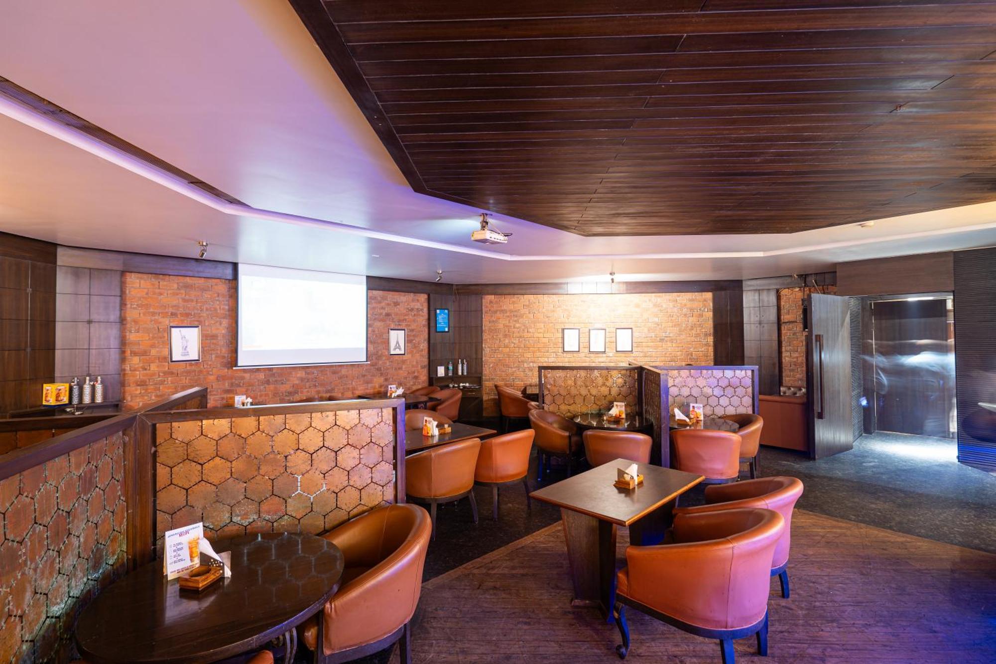 Hotel Mayura Rāipur Zewnętrze zdjęcie