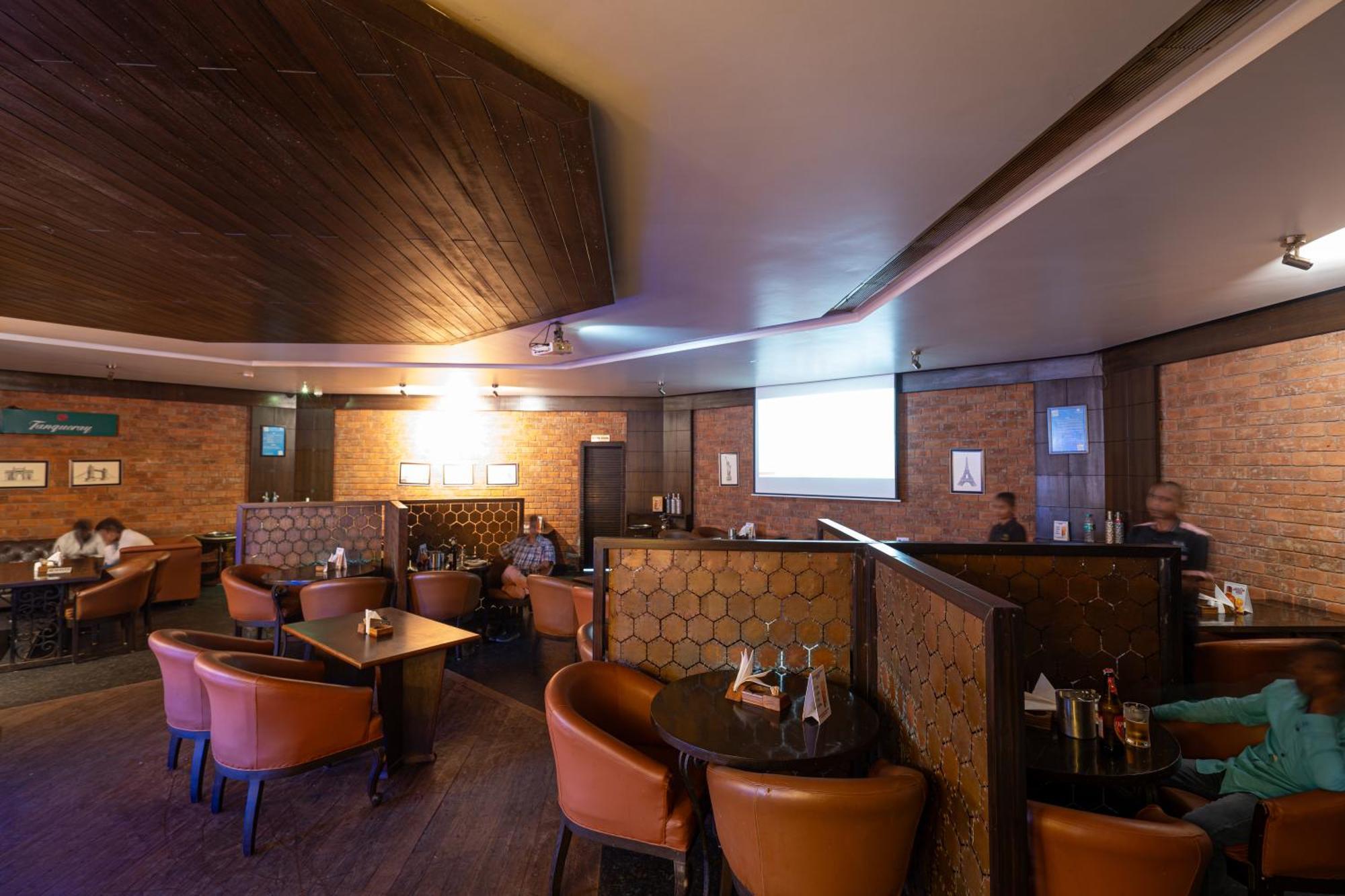 Hotel Mayura Rāipur Zewnętrze zdjęcie