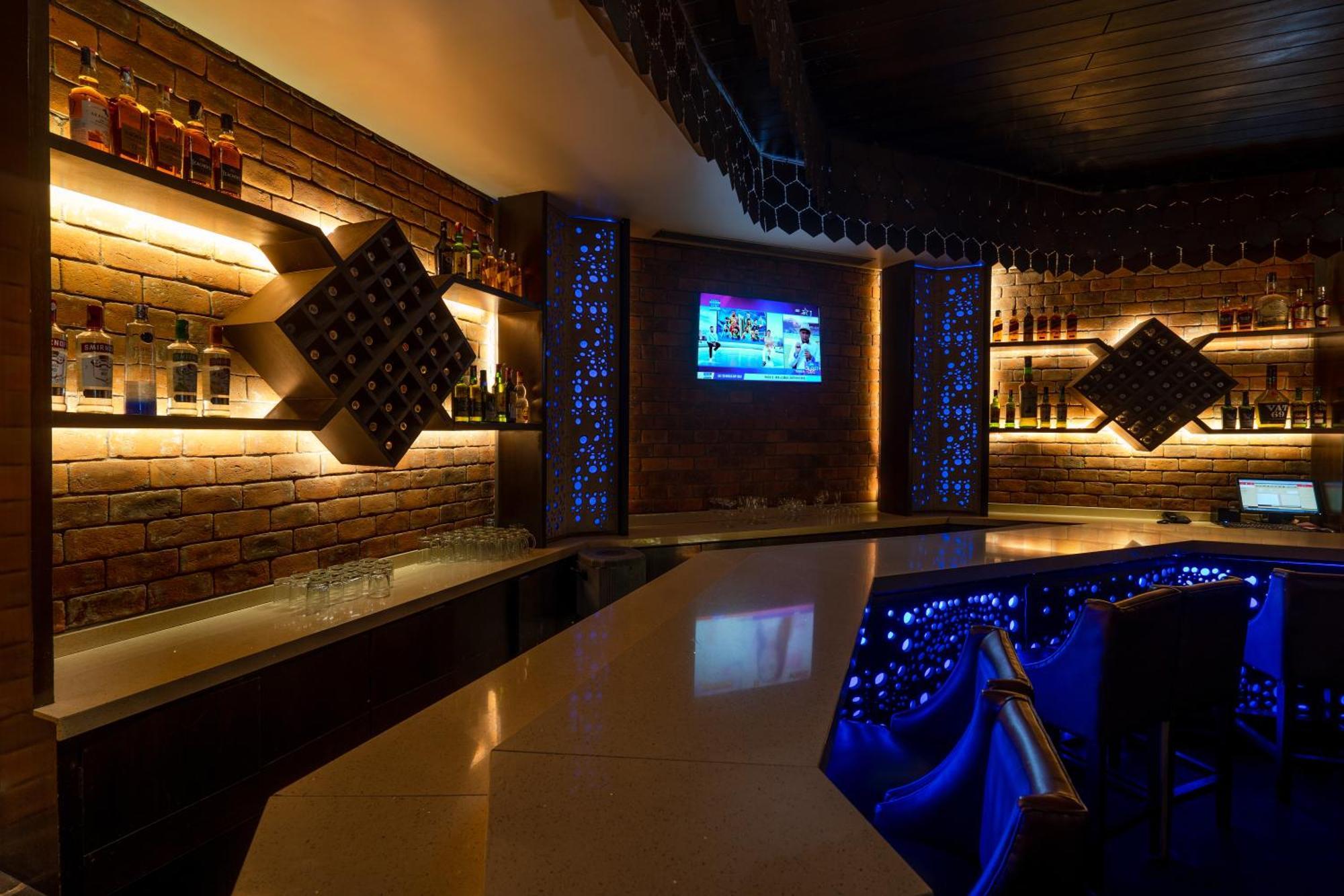 Hotel Mayura Rāipur Zewnętrze zdjęcie