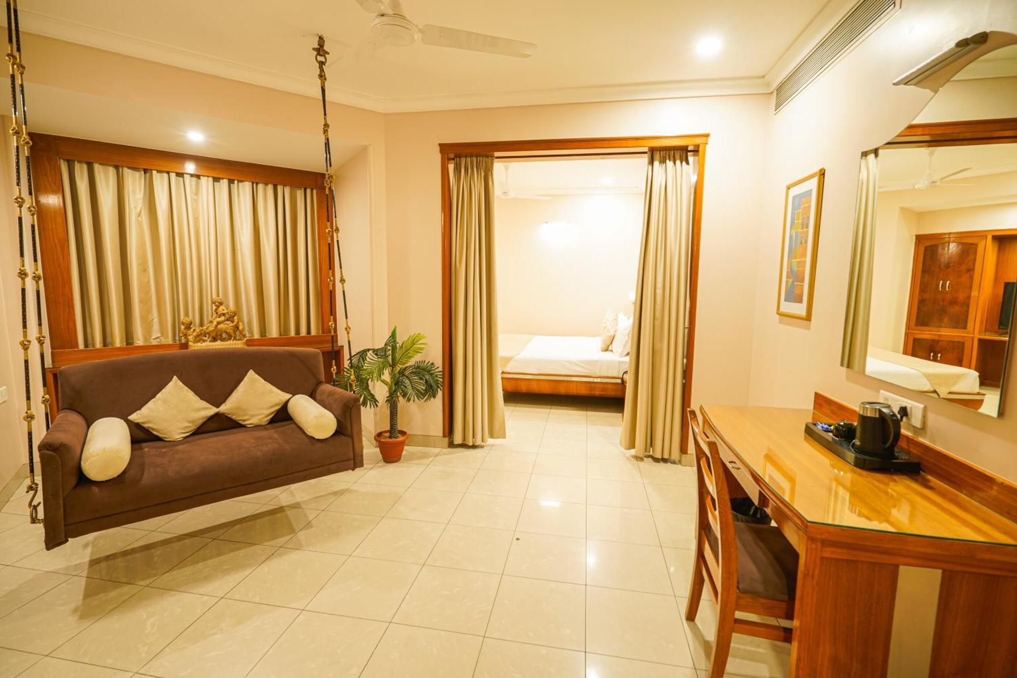 Hotel Mayura Rāipur Zewnętrze zdjęcie
