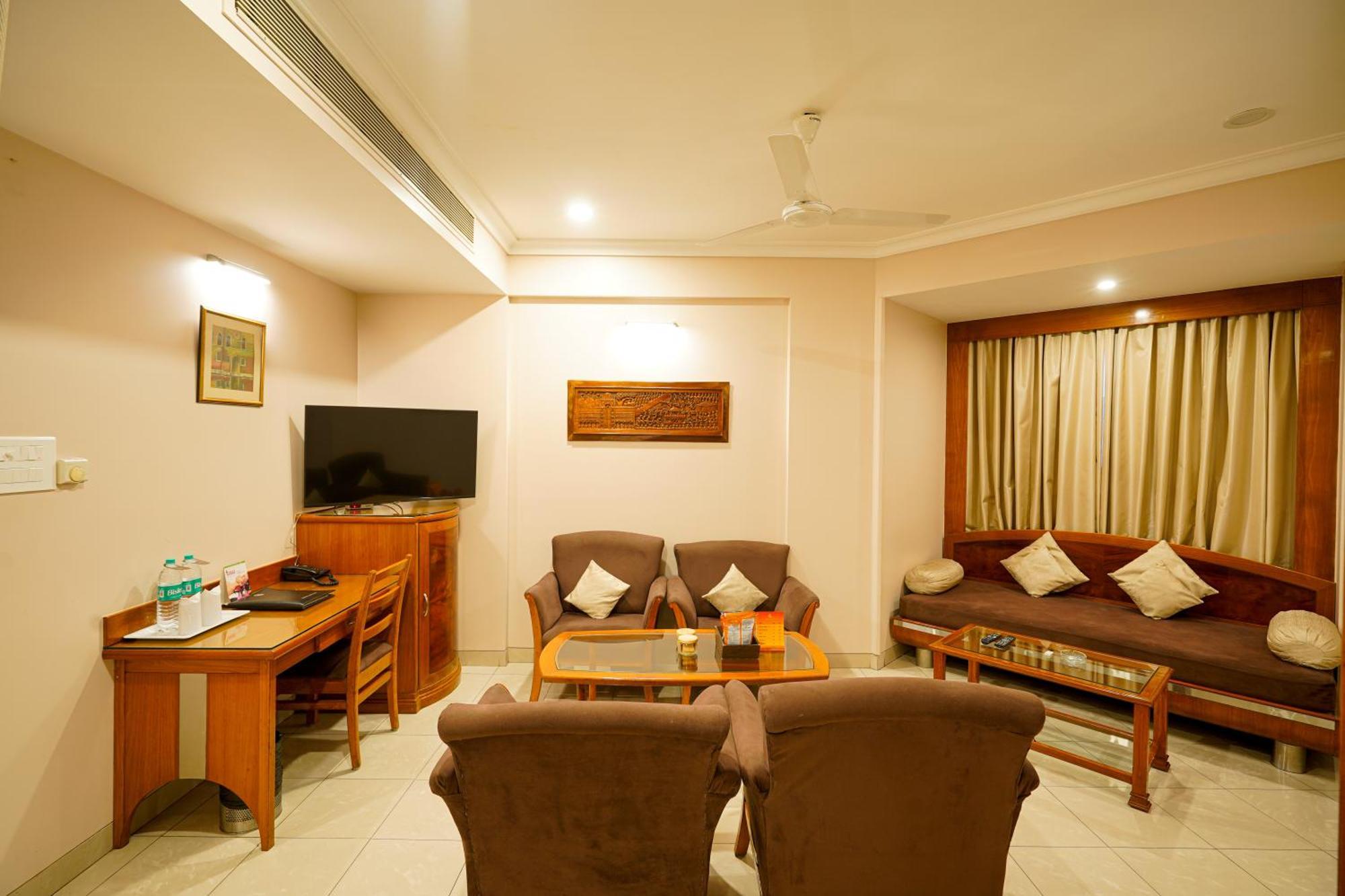 Hotel Mayura Rāipur Zewnętrze zdjęcie