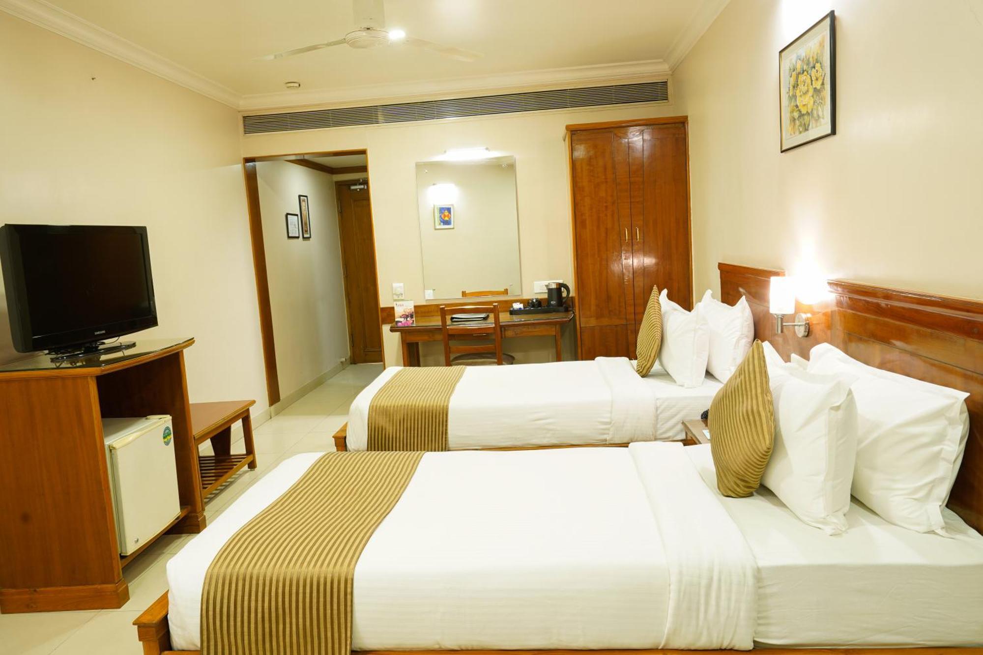 Hotel Mayura Rāipur Zewnętrze zdjęcie